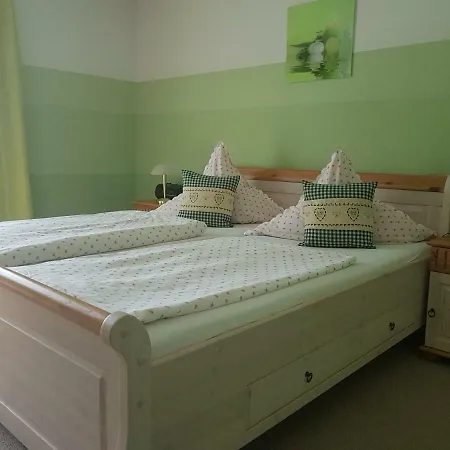 Gaestehaus Lehnerer بيت ضيافة