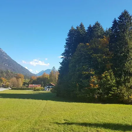 Gaestehaus Lehnerer بيت ضيافة